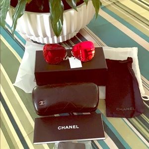 Chanel -Reflective Pilot Sunglasses